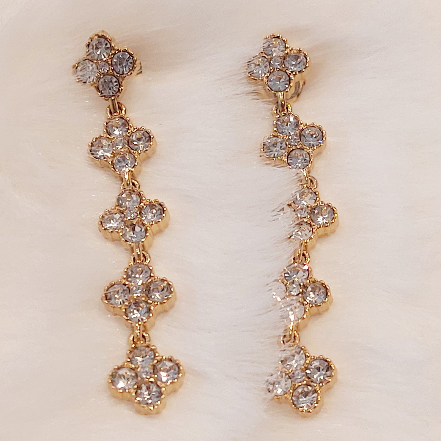 Orecchini lunghi fiore in strass