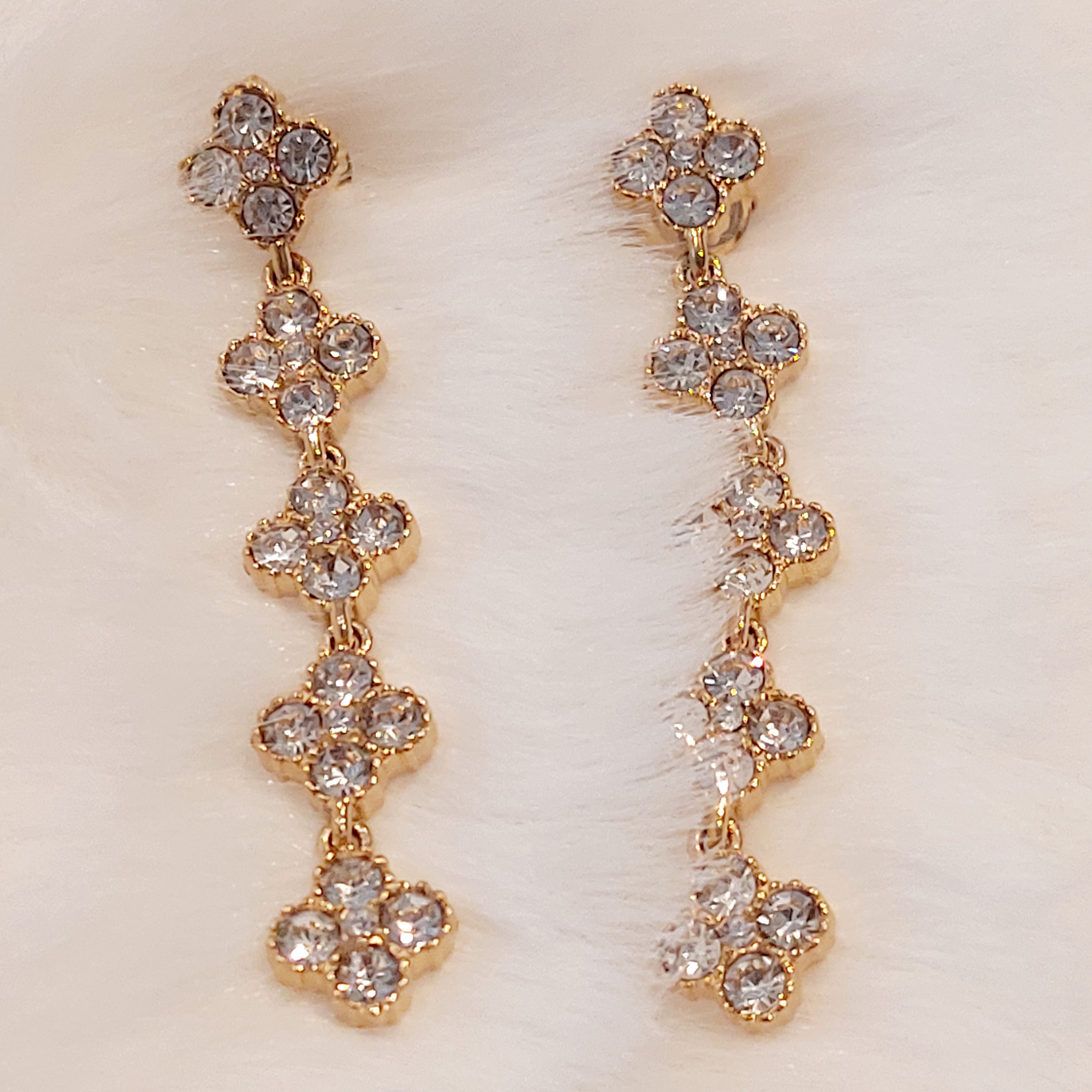 Orecchini Lunghi con Fiori in Strass – Pendenti Dorati Eleganti