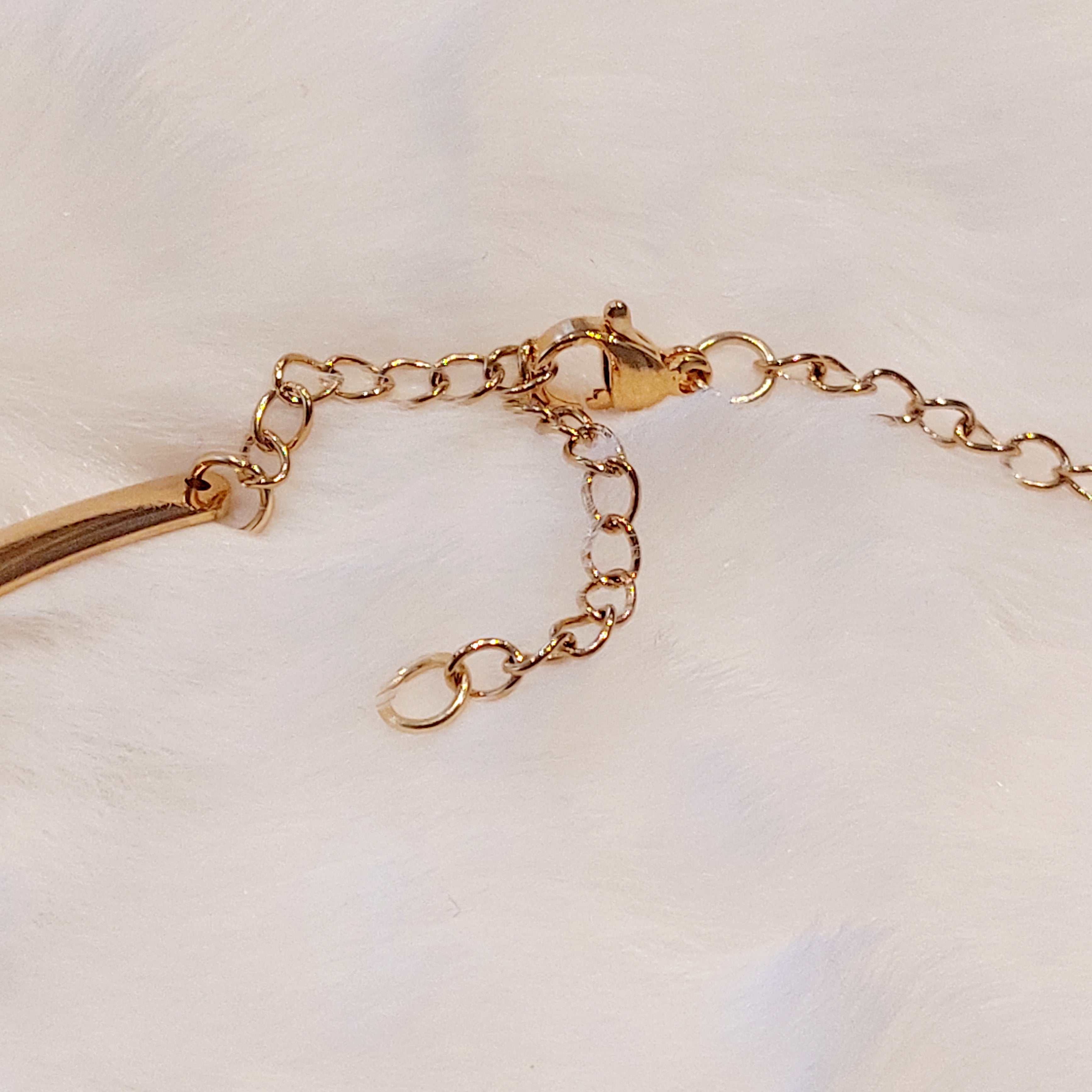 Collana Girocollo Rigida in Acciaio Inossidabile – Elegante e Strutturata