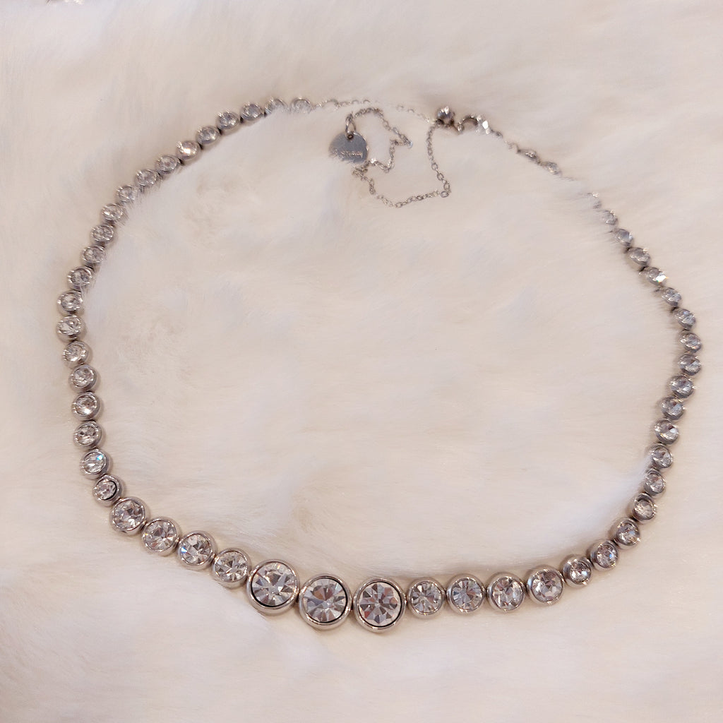Collana Choker con Strass Scintillanti – Regolabile Argento e Oro