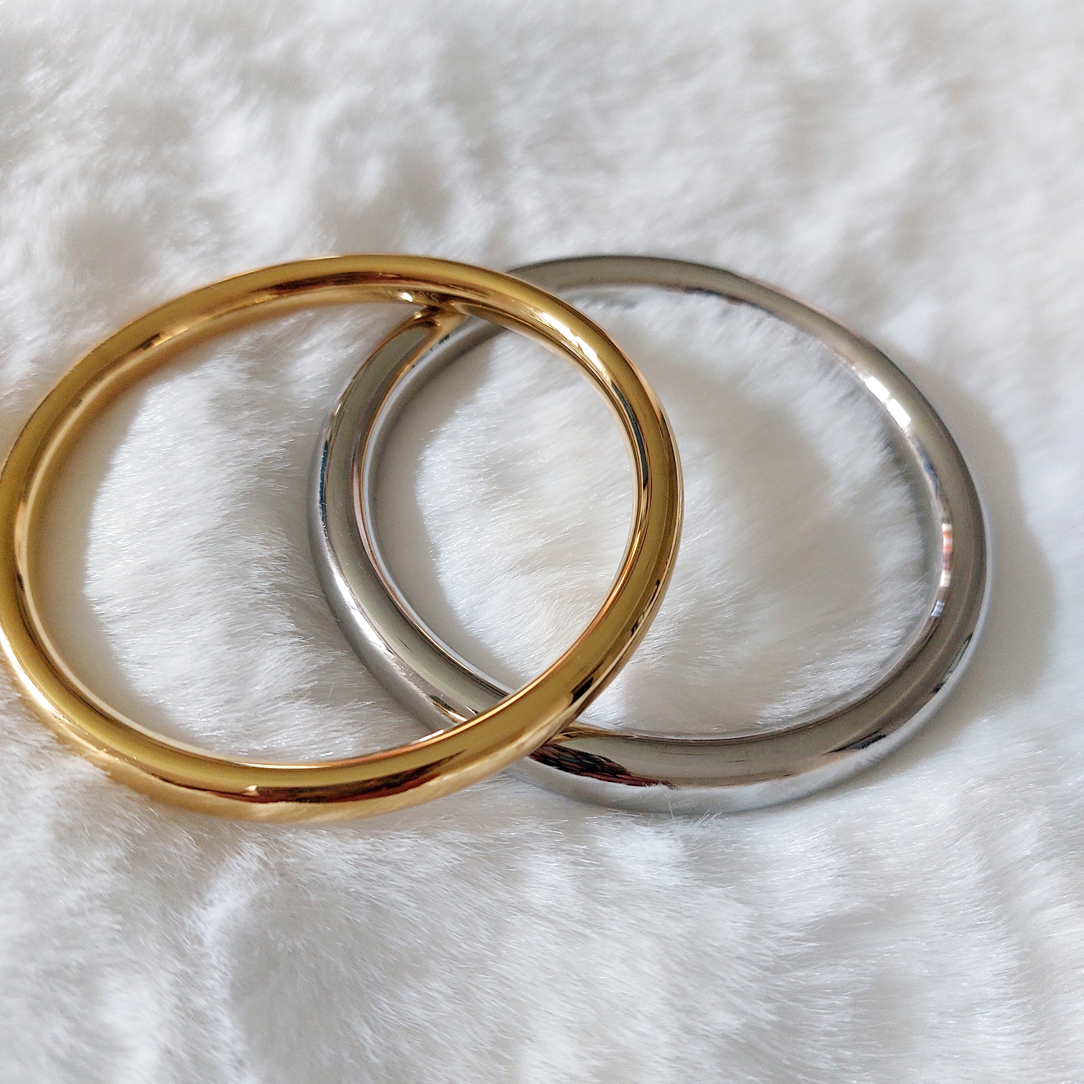 Bracciale Bangle Rigido in Acciaio Inossidabile – Oro e Argento