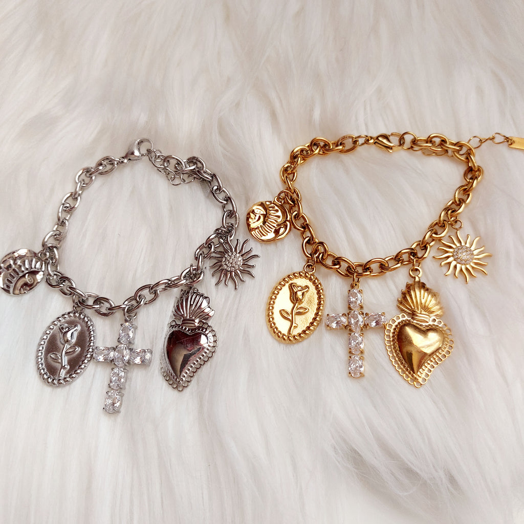 Bracciale a catena con charms sacri e portafortuna