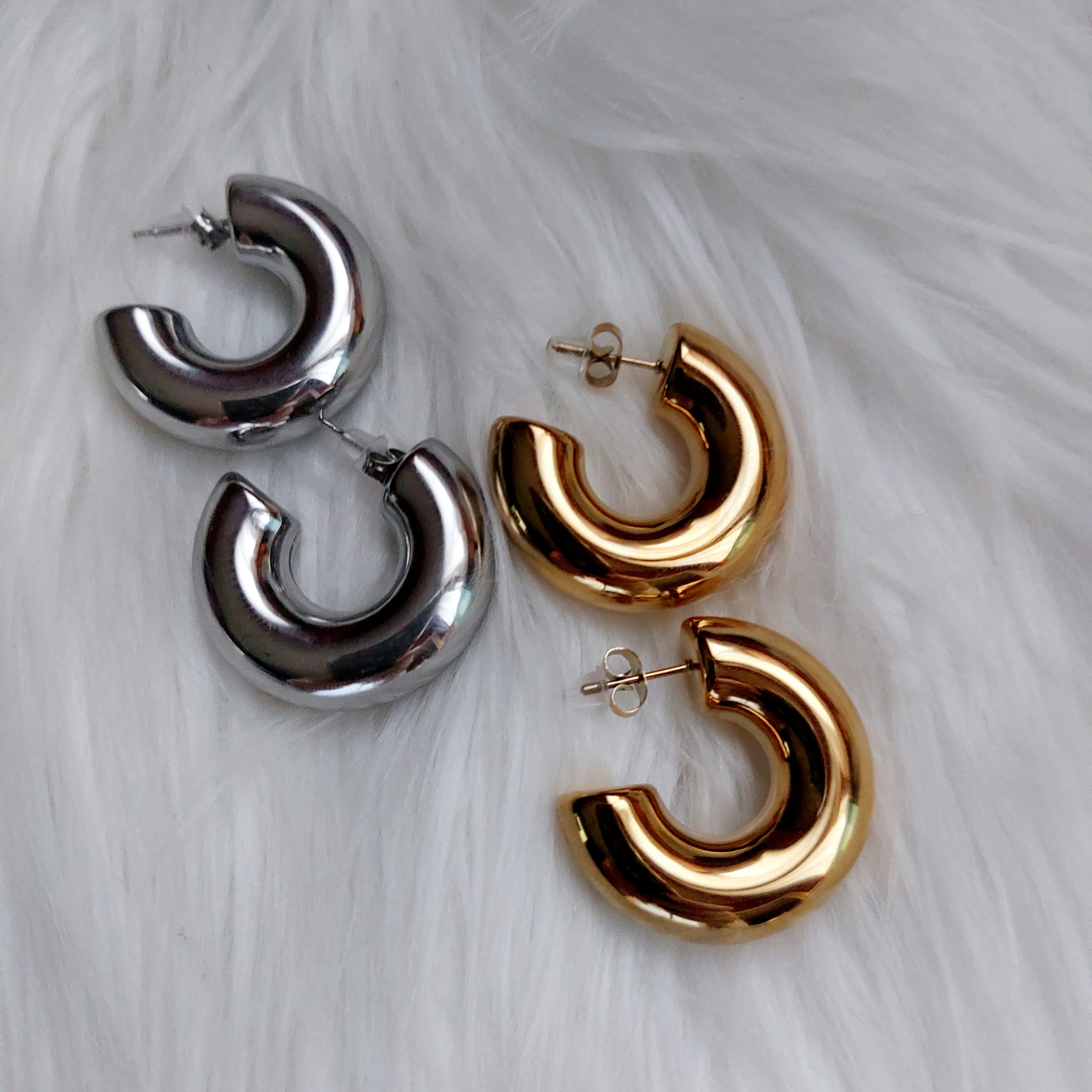Orecchini a Ciambella in Acciaio Inossidabile – Gold e Silver